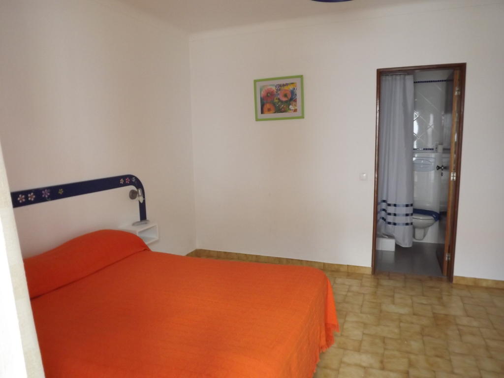 Residencia Laranjeira Hotel Odeceixe Room photo
